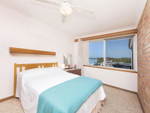 Fairholme 12 - Australian Directory 3