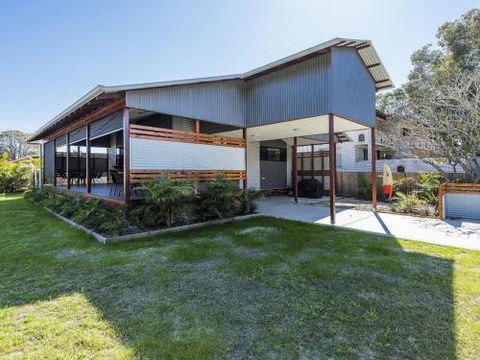 Tais Hideaway - Australian Directory 4