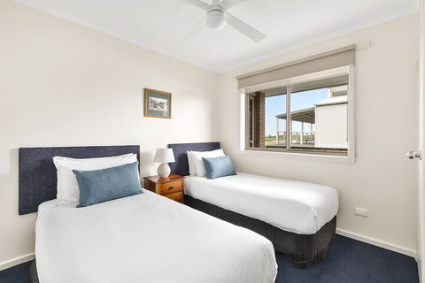Marine Cove Resort - Australian Directory 4