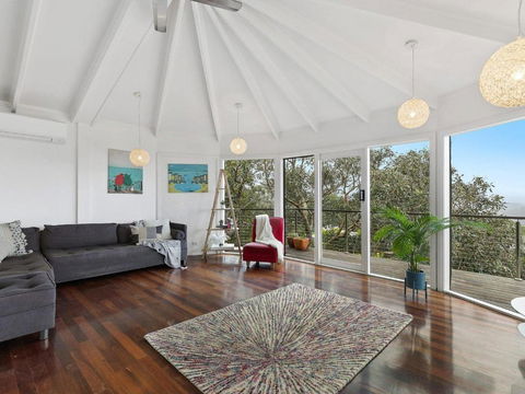 NICHE On NOBLE Ever Changing Vista - Australian Directory 2