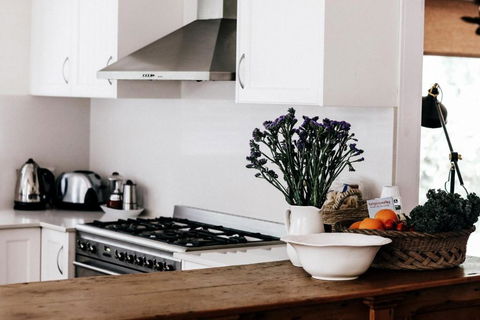 Braebrook Stunning Farm House! - Australian Directory 6