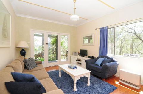 Love Shack 1 Bedroom Cosy Cottage! - Australian Directory 5