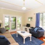 Love Shack 1 Bedroom Cosy Cottage! - Australian Directory 0
