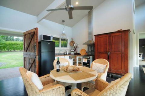 Willabrook Retreat Mojo Cottage Romantic Escape! - Australian Directory 4