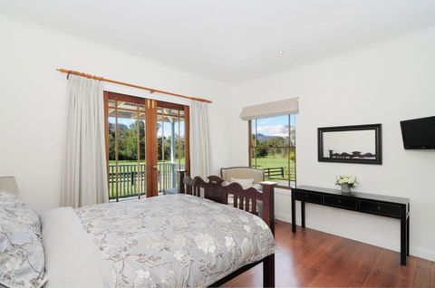Rivermist Luxury 6 Bedrooms & 6 Bathrooms! - Australian Directory 4
