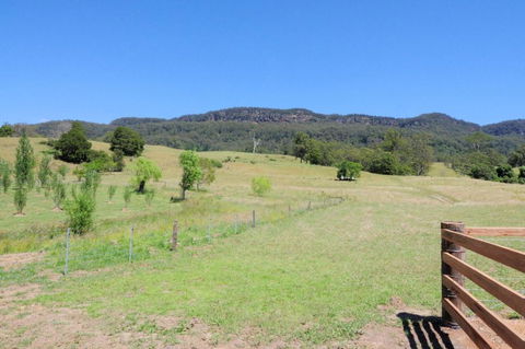 Spring Grove Dairy Picturesque Views! - Australian Directory 1