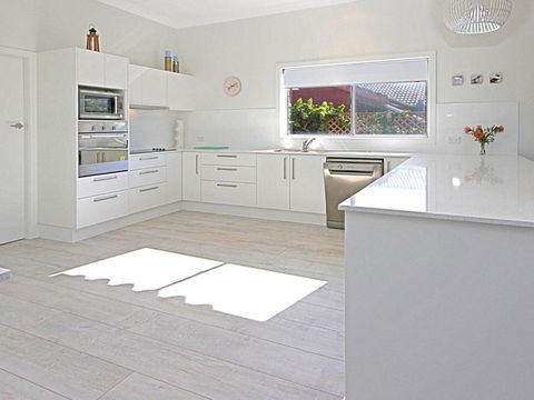 Fairwater In Mollymook - Australian Directory 3