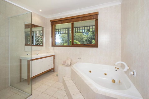 Taliesin Beautiful 4 Bedroom Home With Amazing Views! - Australian Directory 5