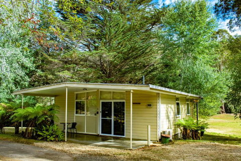 Russell Falls Holiday Cottages - Australian Directory 1