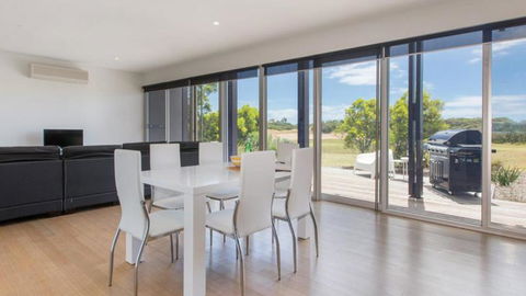ST ANDREWS BEACH APARTMENT 4.01 - Australian Directory 6