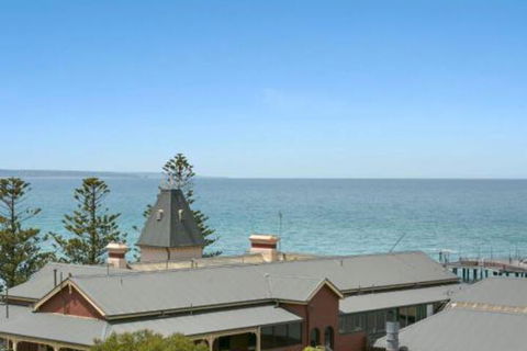 POINT GREY APARTMENT 2 Ocean VIews With Wifi - Australian Directory 3