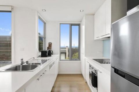 POINT GREY APARTMENT 2 Ocean VIews With Wifi - Australian Directory 5