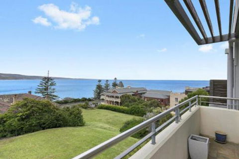 POINT GREY APARTMENT ONE VIEWPOINT - Australian Directory 7