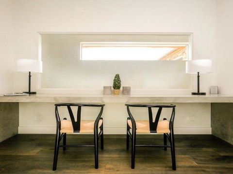 Amaroo Modern Luxurious & Chic - Australian Directory 2
