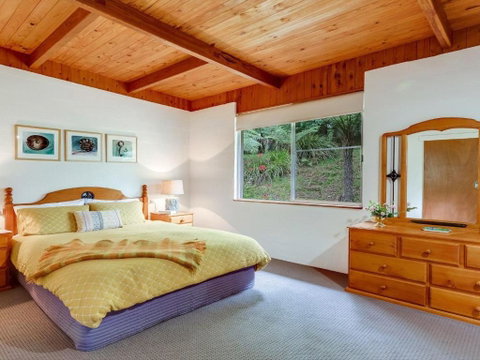 Captains Lookout Elevated Ocean Views Rural Stay - Australian Directory 6