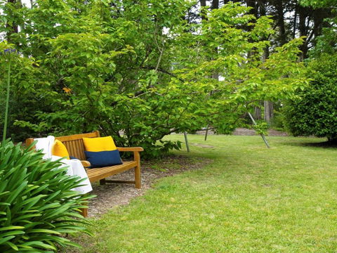 Canary Cottage Fresh Clean Simple & Comfortable - Australian Directory 2