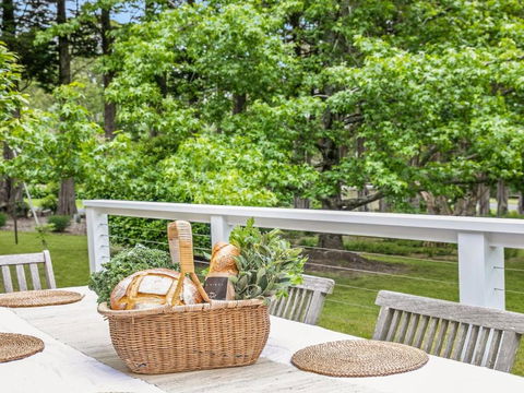 Canary Cottage Fresh Clean Simple & Comfortable - Australian Directory 1