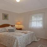 Hollyoak Cottage Delightful Ducks & Doileys! - Australian Directory 0