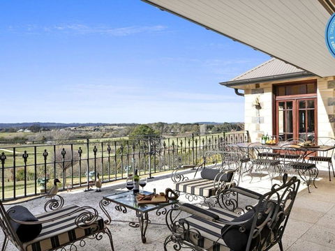 Kilburn Views As Far As The Eyes Can See - Australian Directory 5