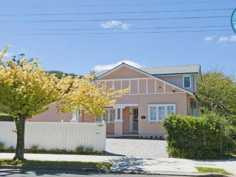 Plum Tree Cottage Warm Cosy & Walk To Town - Australian Directory 3