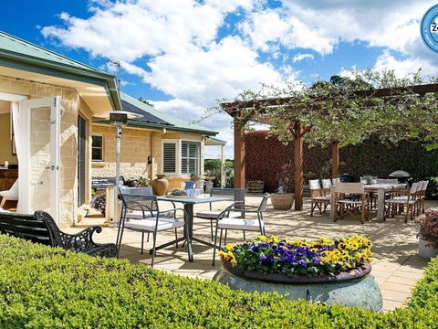 Sinden Park Garden Swimming Pool Rural Vistas - Australian Directory 1