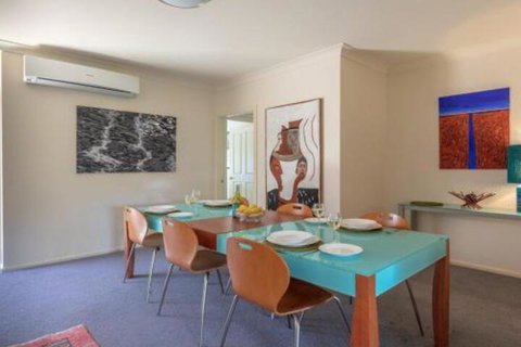 Walling Clifton Gardens Backing Onto Golf Course - Australian Directory 4