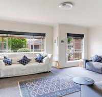 Walling Clifton Gardens backing onto golf course - Australian Directory