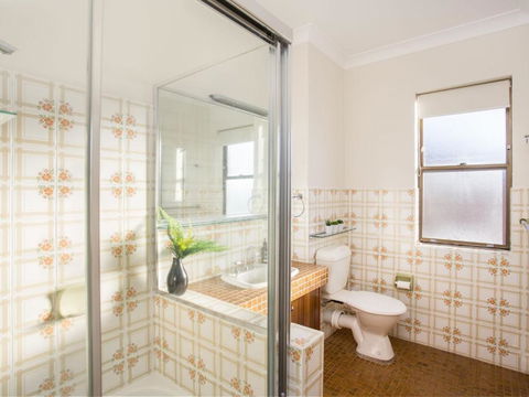 Villa Bianca 10 Opposite The Tanks - Australian Directory 5