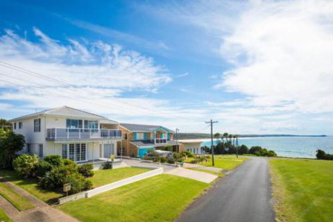 31 McMillan Crescent - Australian Directory 0
