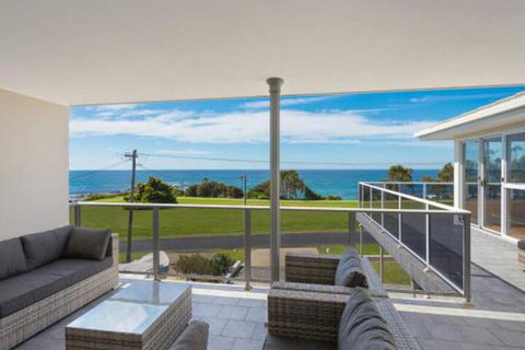 31 McMillan Crescent - Australian Directory 2