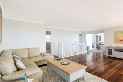 31 McMillan Crescent - Australian Directory 3