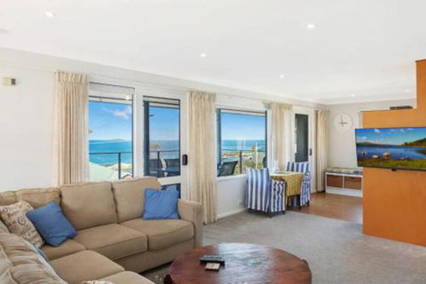 45 Hillside Cres Beach House - Australian Directory 4