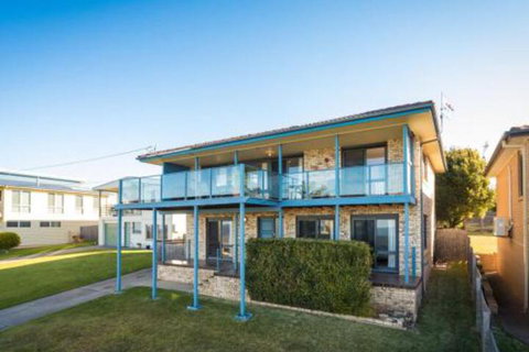45 Hillside Cres Beach House - Australian Directory 0
