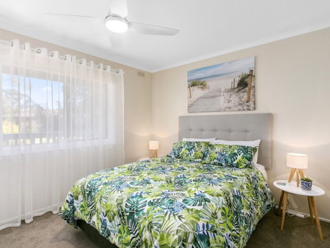 Oscars Inlet Side Short Walk TO Beach OR Town - Australian Directory 2