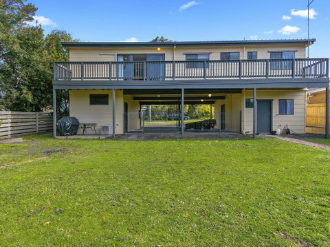 Oscars Inlet Side Short Walk TO Beach OR Town - Australian Directory 0