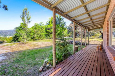 Braeside Cabin Two Alphitonia - Australian Directory 3