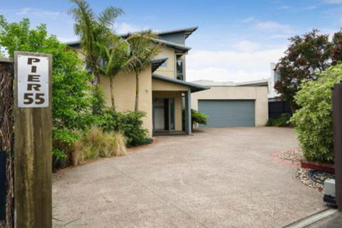 PIER 55 DROMANA... - Australian Directory 5