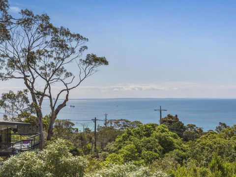 VIEWS At MCCRAE..... - Australian Directory 2