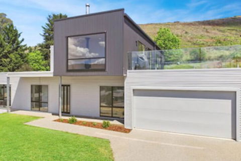 Balcony To Bogong - Australian Directory 0