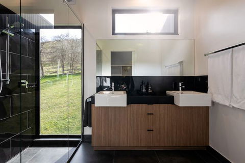 Balcony To Bogong - Australian Directory 2