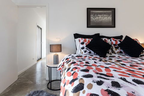 Balcony To Bogong - Australian Directory 4