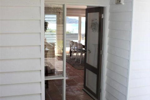 AQUA VIEW - Australian Directory 7
