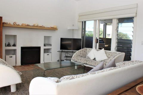 AQUA VIEW - Australian Directory 2