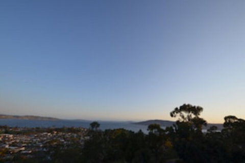 Hilltop House - Australian Directory 0