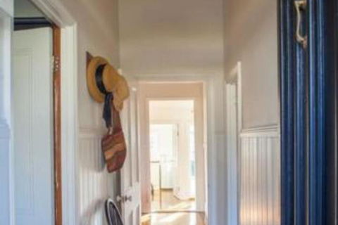 Wormwood House - Australian Directory 4