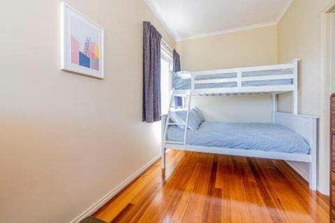 VIEWS FOREVER INVERLOCH - Australian Directory 6