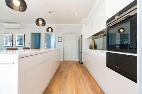 VIEWS FOREVER INVERLOCH - Australian Directory 4