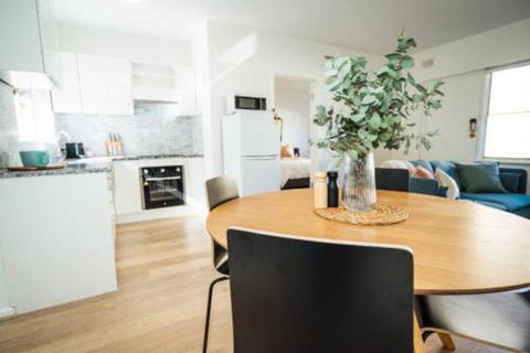 Sahara On Anzac Close To Airport City & Beach! - Australian Directory 3