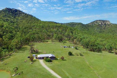 Rosa Estate In Broke Two 3br House In Walking Distance To Cellar Doors - Australian Directory 6