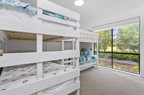 BAYSHORE DROMANA - Australian Directory 3